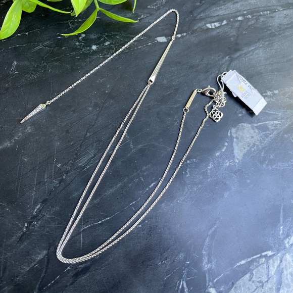 Kendra Scott Vivian Necklace Silver New
With Tag - Picture 8 of 13